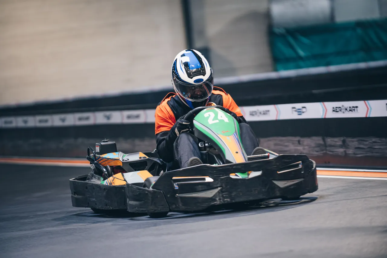 Karting indoor AEROKART sur la piste